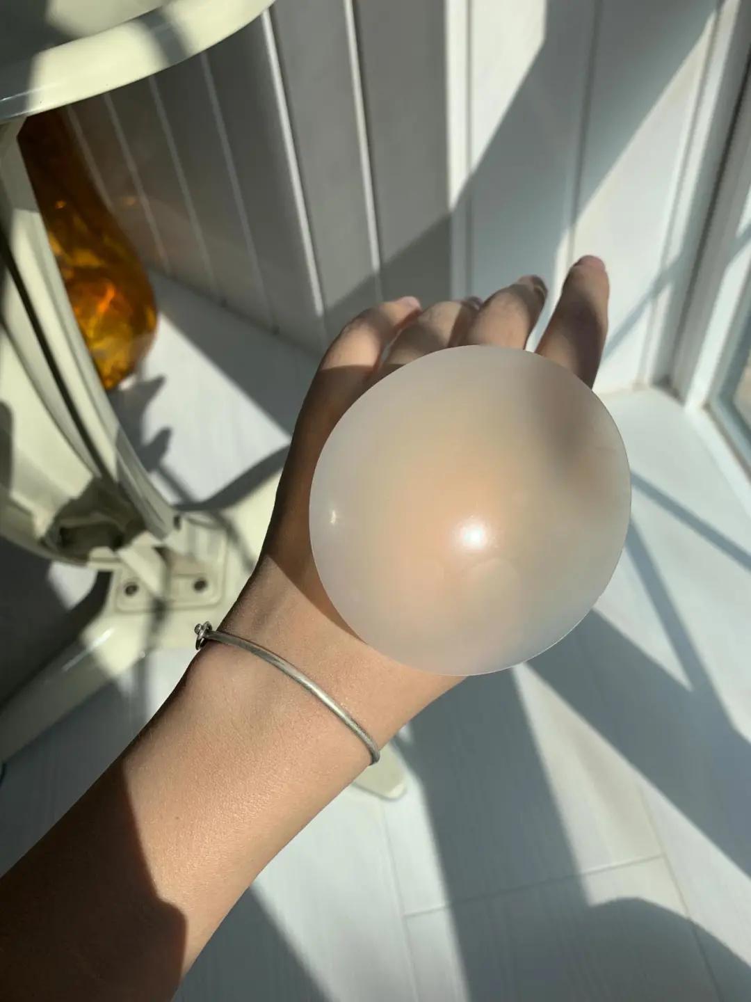 不穿文胸戴胸贴？女博士一年卖出五万对，男女老少都爱用