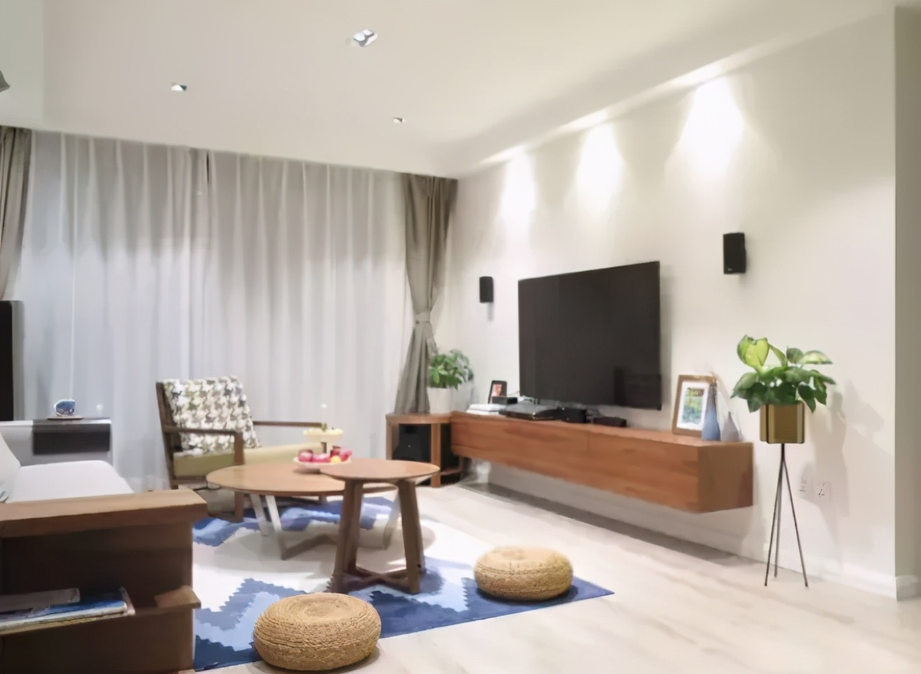 客厅电视柜如何更实用,客厅电视柜到底实用吗