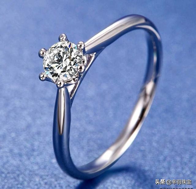 钻石世家50分左右的钻戒多少钱,周生生50分的钻戒大概多少钱