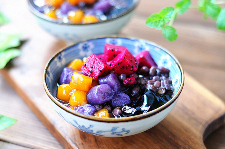 夏季常吃龟苓膏的四大功效与作用,龟苓膏夏日必备