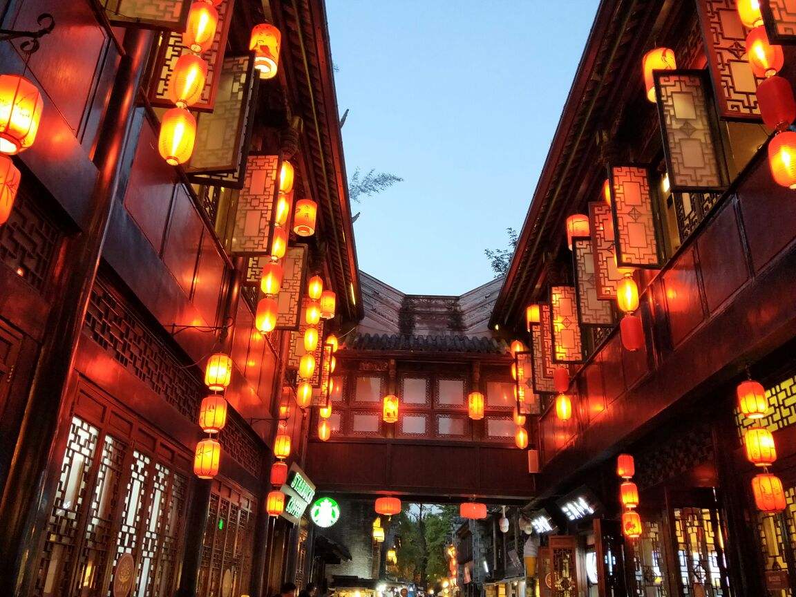 锦里和锦里古街有什么区别,锦里古街在哪里呢