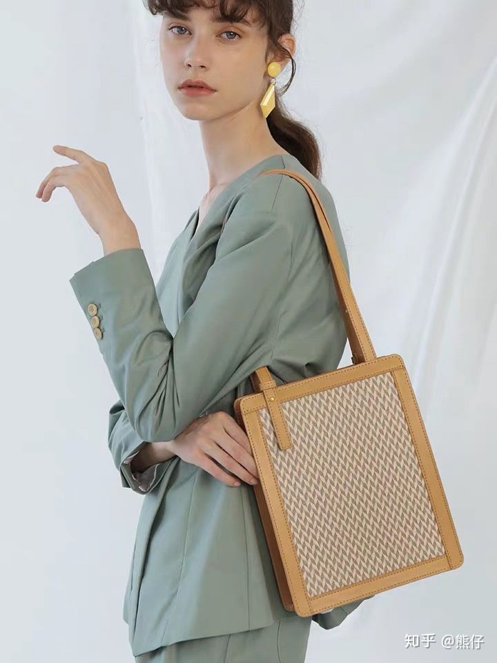 千元包包推荐轻奢20岁,千元小众包包推荐百搭平价
