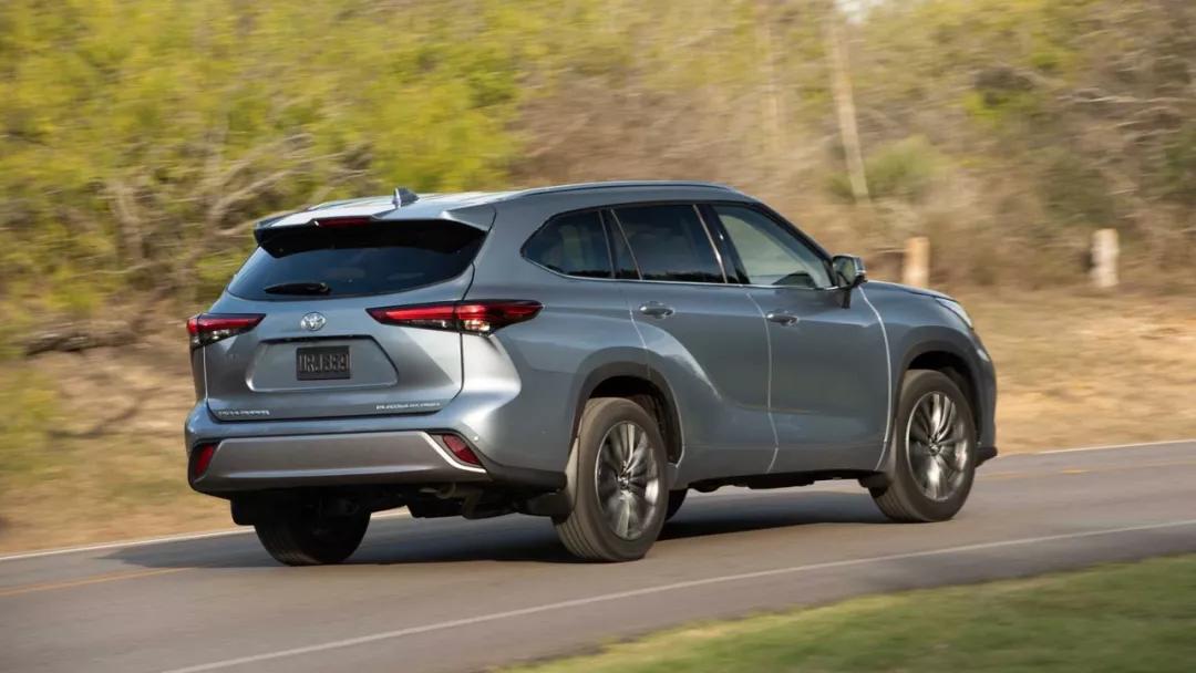 丰田汉兰达2020试驾视频,试驾汉兰达2020款外媒