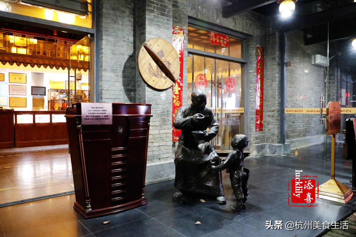 镇江美食三茅宫地锅鸡,镇江美食推荐锅盖面