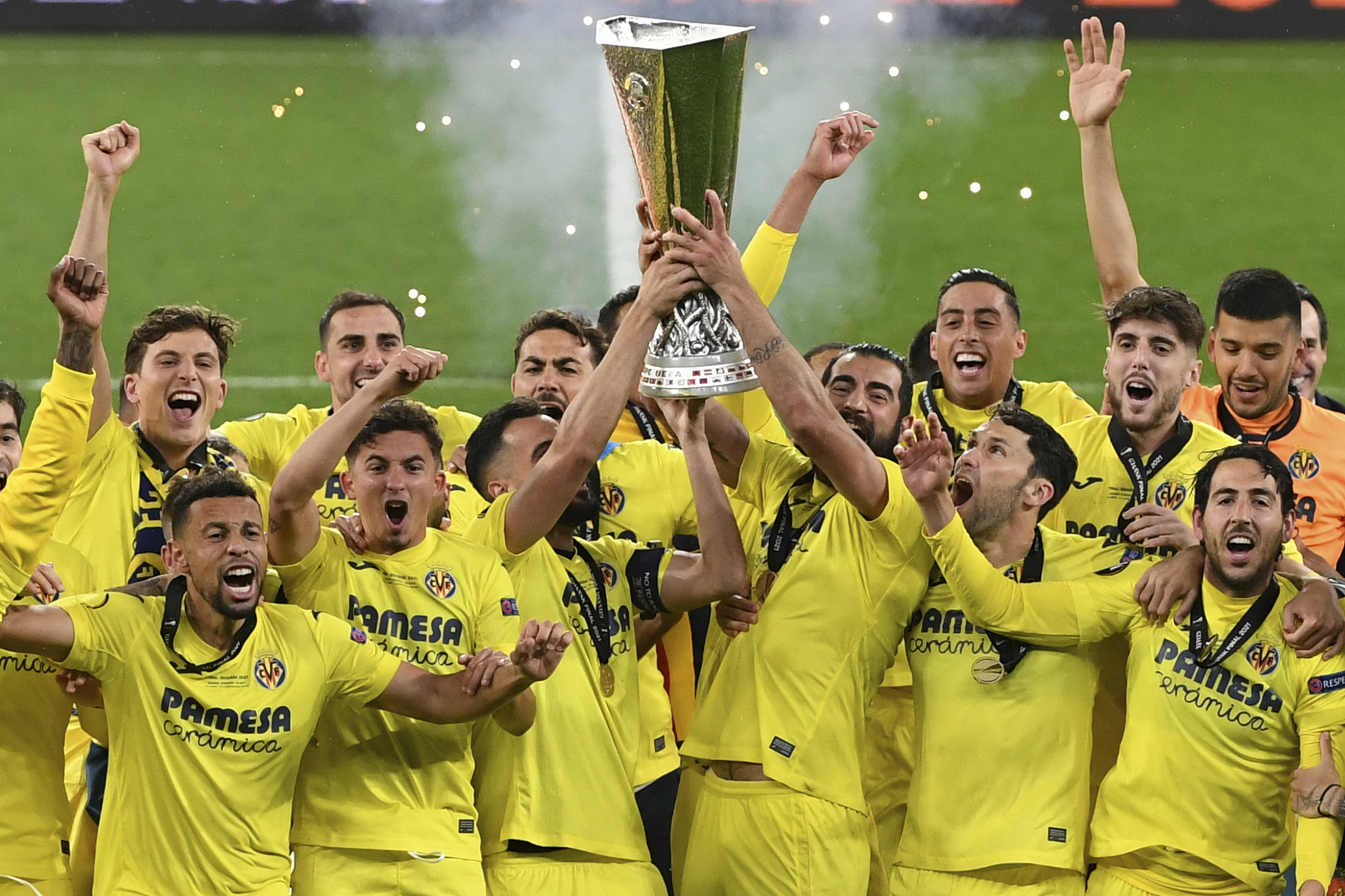 欧冠拜仁和巴萨历史交锋,欧冠4强皇马拜仁利物浦