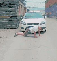 爆笑gif妹子你都拖大家的后腿了,搞笑gif妹子绝对是一位运动健将