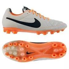 如何挑选足球鞋,儿童如何挑选足球鞋