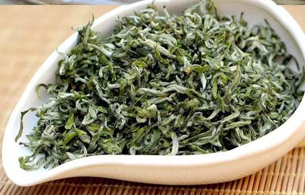 茶叶分类标准及各类名茶代表品种,六大茶类的基本知识和代表名茶