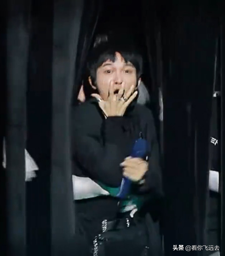 脱粉周深爬墙周果子，听可爱的人唱恐怖的歌是种怎样的体验？