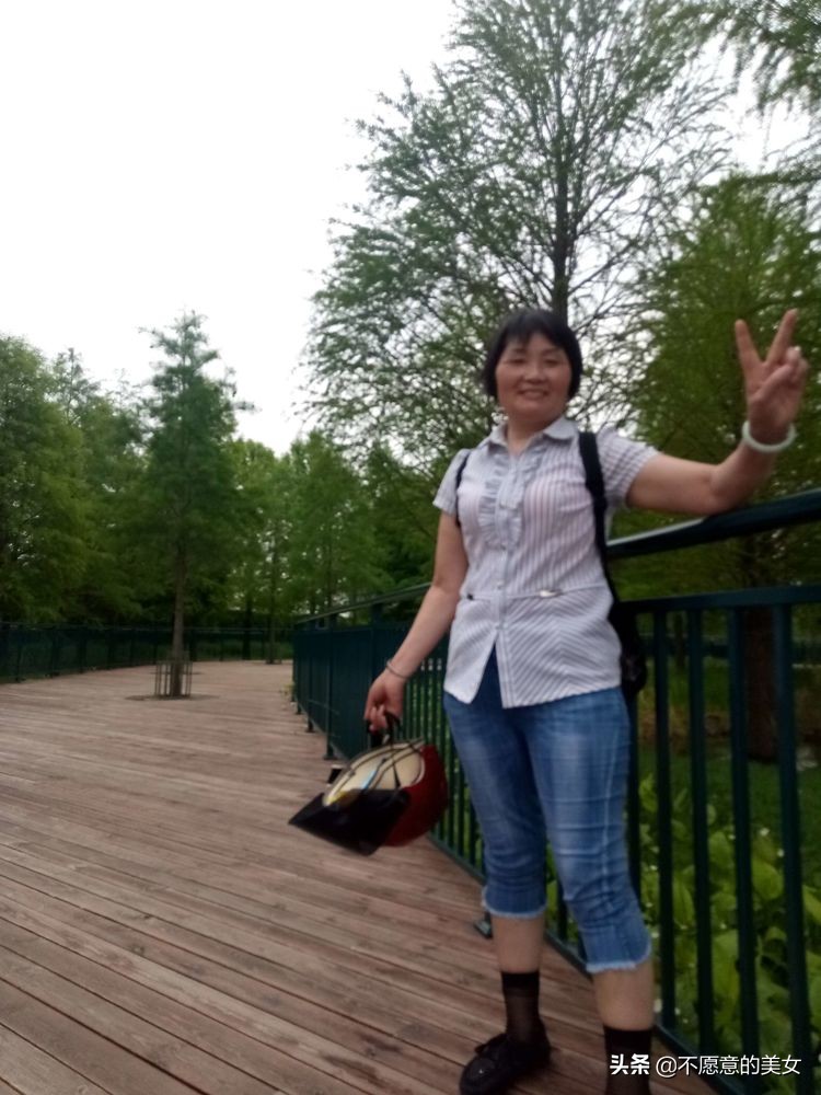 可爱的少妇自拍越来越丰满越来越成熟了