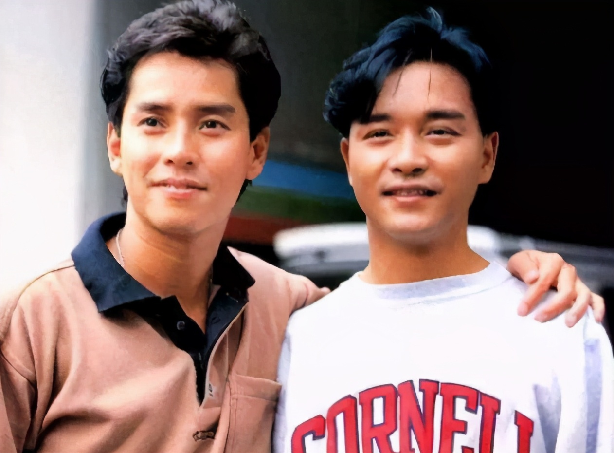 70岁谭咏麟踢球,七十几岁谭咏麟上球场