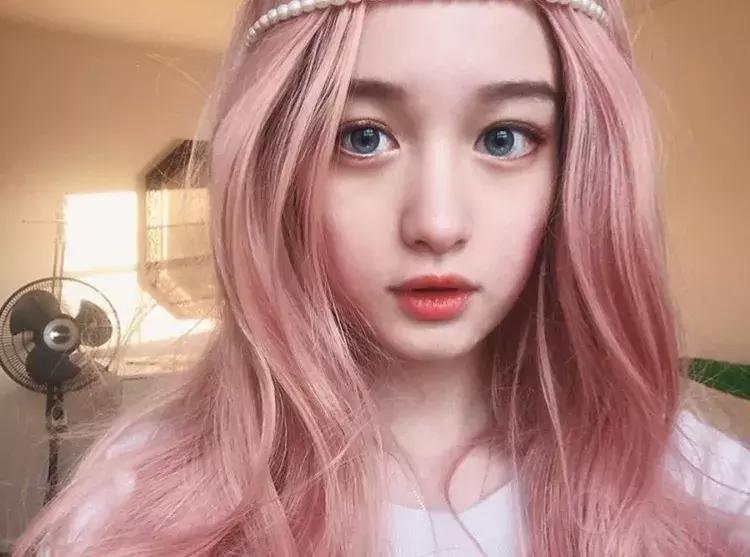 夸张发色弄什么造型,夸张的发色适合什么衣服