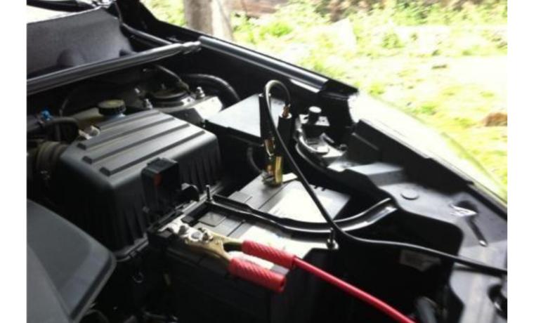 汽车电瓶没电连接别的车电瓶步骤,汽车电瓶彻底没电了搭电还管用吗