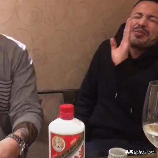 外国人第一次喝中国茅台酒反应,茅台飞天品鉴感受