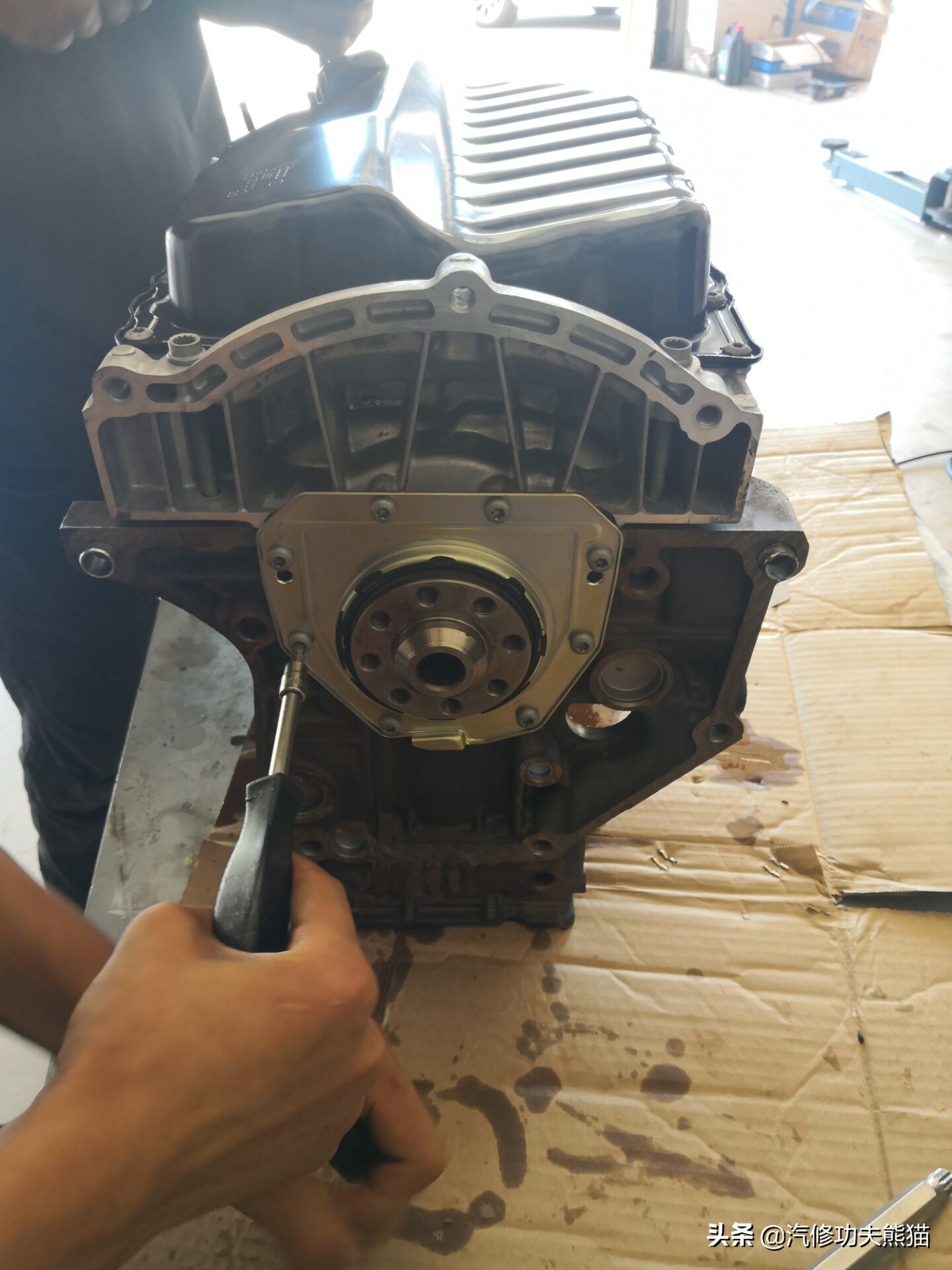 2017款途观丝绸之路1.8t烧机油吗,途观2015款1.8t四驱豪华版烧机油