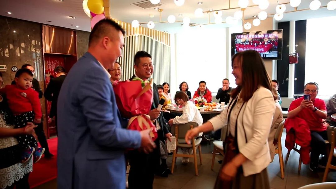 小肥羊大骨浓汤涮羊肉,小肥羊大爱无疆