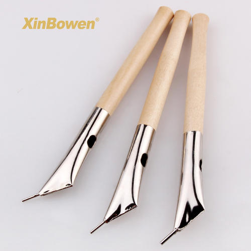 蜡染属于印染方法,蜡染传统印染工艺