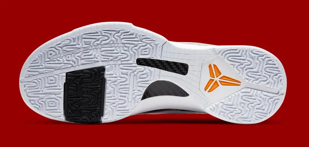 实战新语|高挂在湖人主场的24号球衣，飘向篮球的最高殿堂