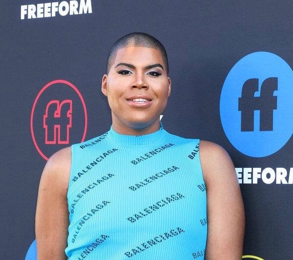 岁月杀猪刀催人老的完整诗句,今日趣图终于熬过来了