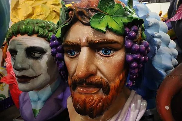 佳能eosrp和r6区别,佳能eosr跟rp哪个好