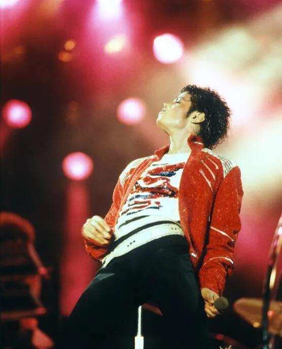 thriller是最畅销的专辑吗 (评价thriller这张专辑)