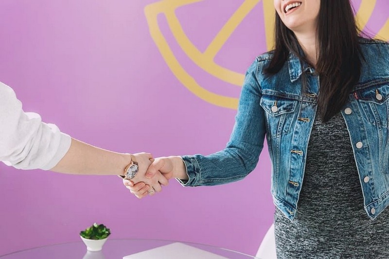 海外免联考mba与emba区别,职场人攻读免联考mba要满足的条件