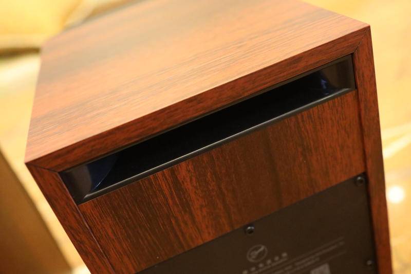 惠威d1100和漫步者s1000有什么区别,惠威d1100和漫步者r2000db对比