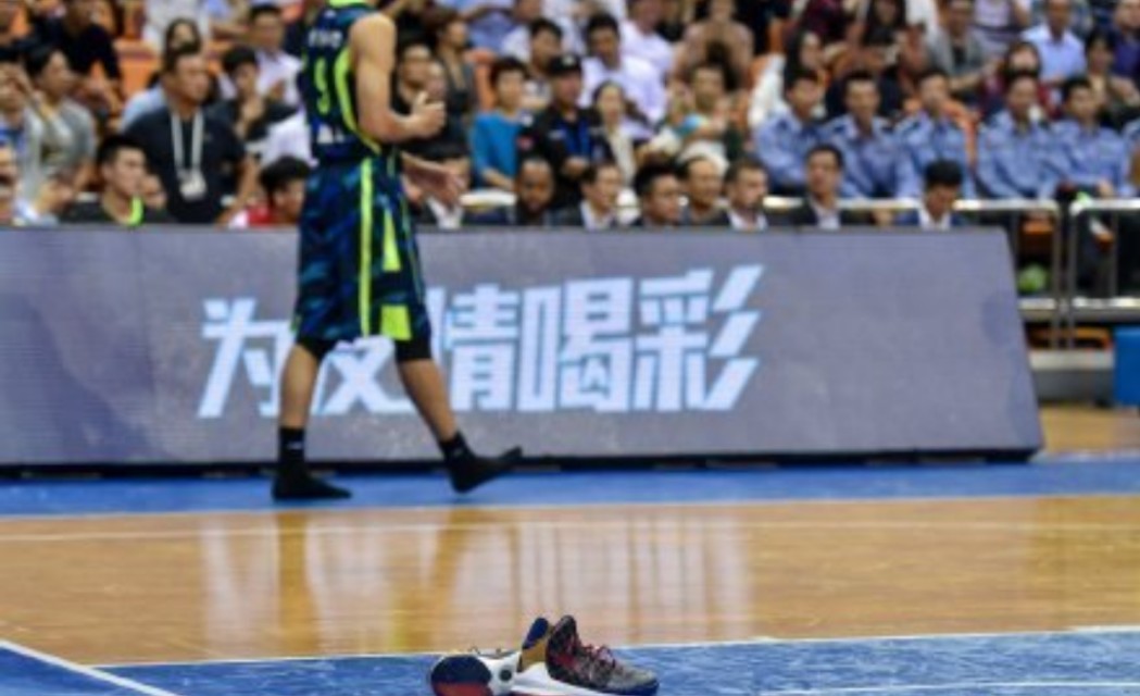 李宁赞助cba今年赞助哪些球鞋,李宁赞助cba新赛季连帽热身服