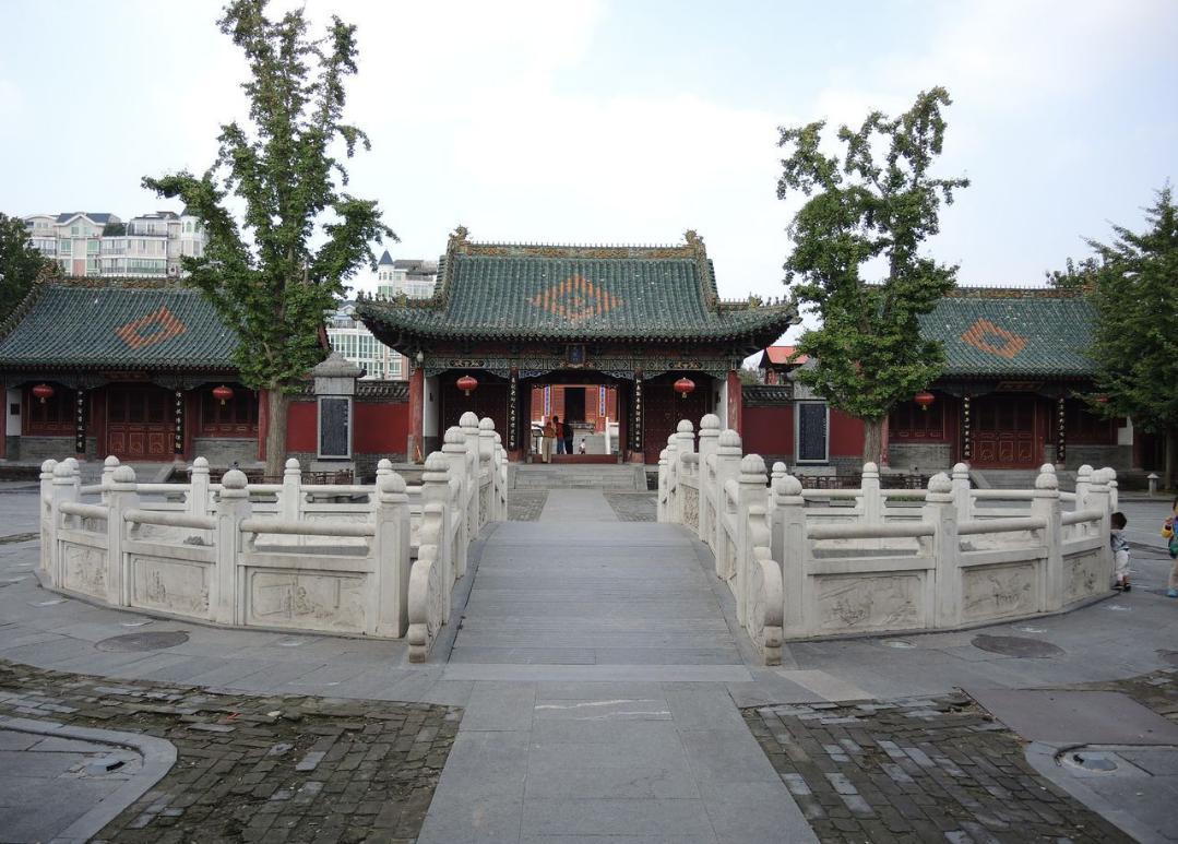 郑州大城隍庙,郑州城隍庙里面讲解