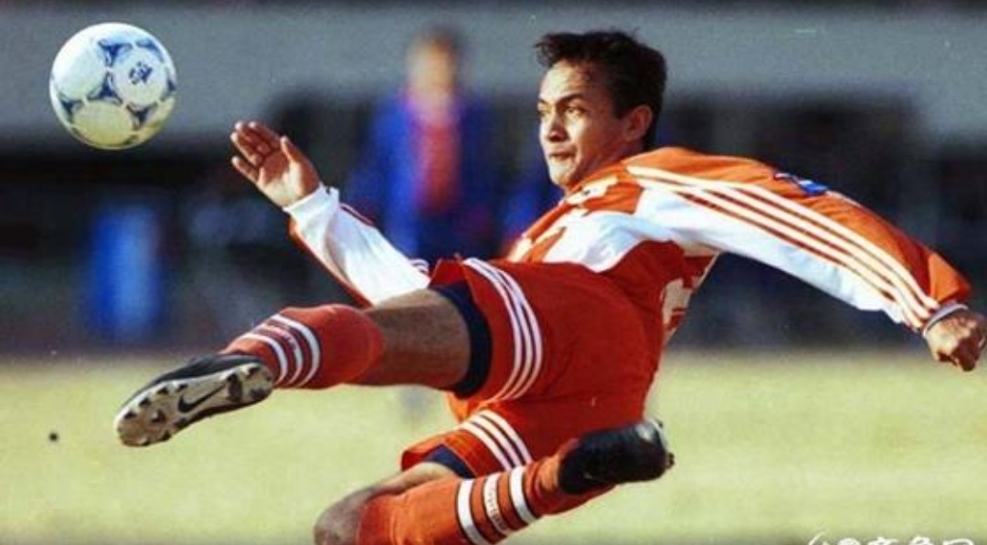 在鲁能踢球的巴西外援都有谁,鲁能第一名外援是谁