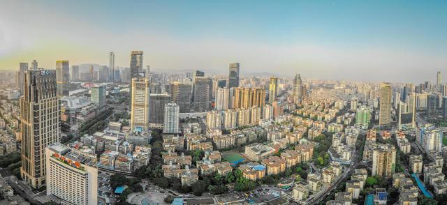 广州cbd震撼航拍,航拍广州琶洲cbd400多米高楼