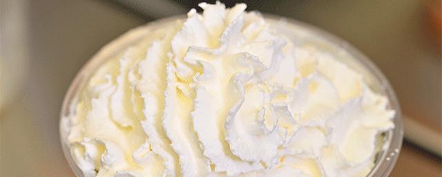 椰椰奶冻茶，会抖臀！1秒卖出1000+杯，有人开货拉拉来买…