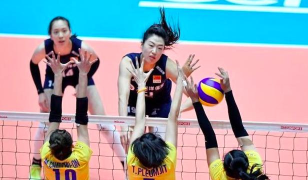 女排被裁判冤枉霸气回应,女排赛程郎平怒斥裁判