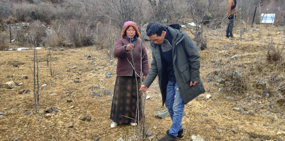 助力脱贫攻坚同心共抗疫情,疫情防控脱贫攻坚两不误