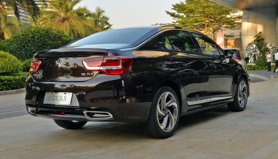 23万买油电还是混动车,23万选插混还是油车