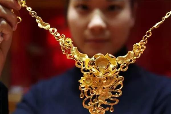 大牌拿我们当傻子吗!掉钻、变黑,智商税交了那么多年还不够?