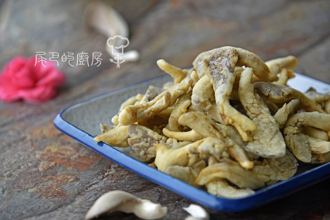 炸蘑菇有水怎么能不溅油,干炸蘑菇时如何不掉糊糊