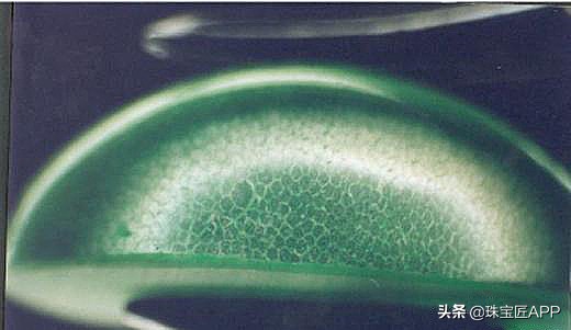 扎心了！它们都是玻璃做的！宝石界万能“毒药”，你买过吗？