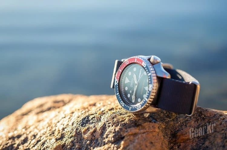 朴实无华劳力士,精工seiko手表男士翡翠绿水鬼5号