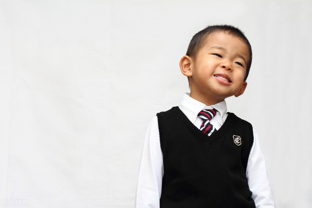 幼儿园足球教研教案,幼儿园小班足球课案例分析