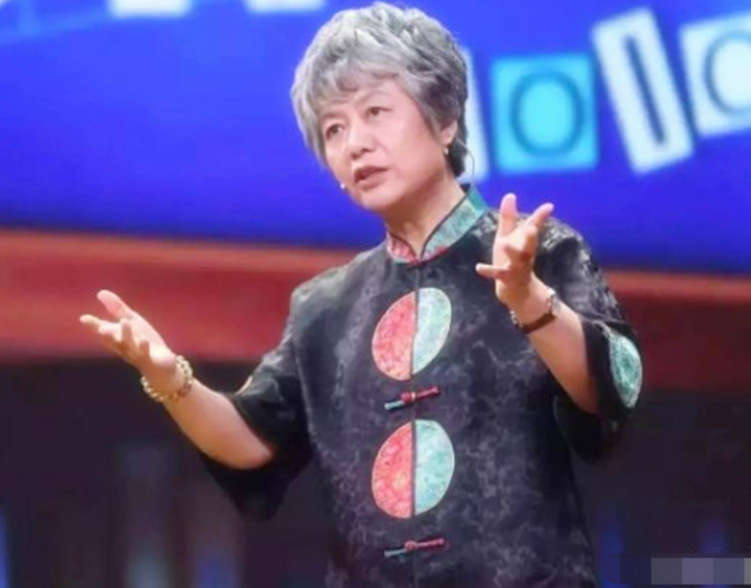 李玫瑾教你一招解决孩子被欺负,李玫瑾教授谈父母不要打孩子