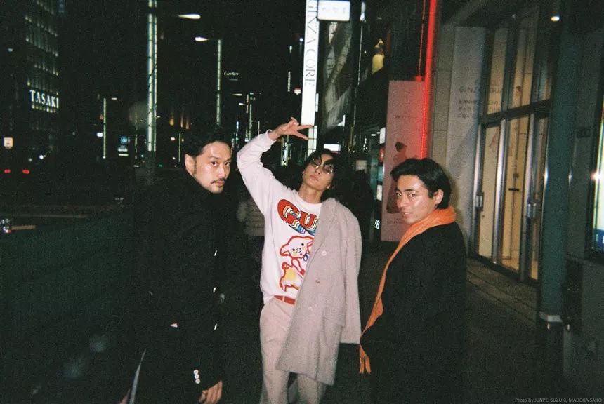 他拍沙雕广告、演AV导演,却是玩家公认的好演员|游戏人物传