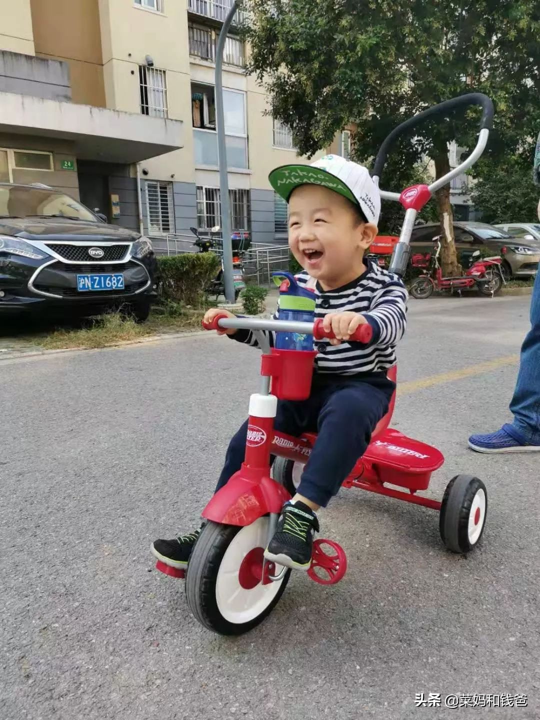 宝宝手脚冰凉衣服穿得多,冬季给宝宝穿什么保暖衣服