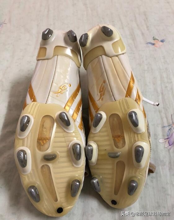 同是穿鞋挑剔的强迫症球星,10年前托尼克罗斯为小贝测试猎鹰鞋