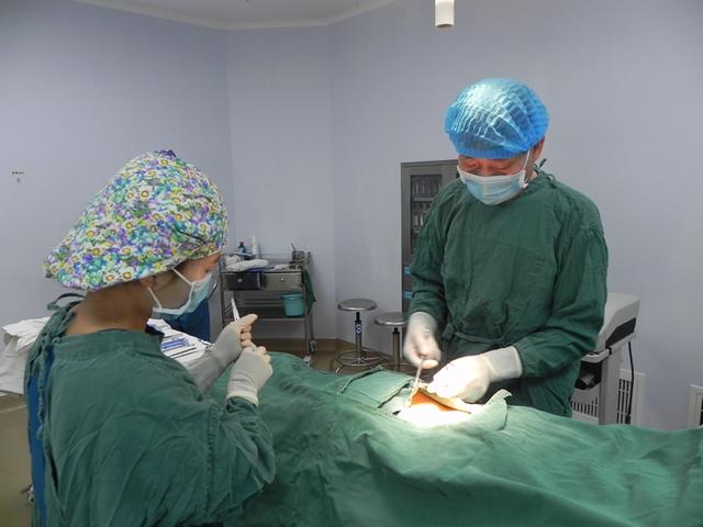 鏈嬪弸璋㈣阿浣犲コ澹扮増,濂冲搼宸寸梾浜虹殑鏁呬簨