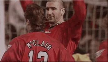 曼联国王坎通纳,曼联国王坎通纳被铲倒