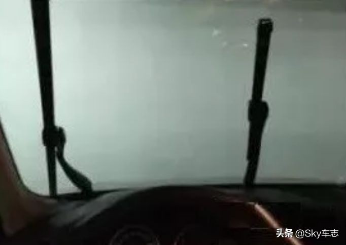 宝马应急解除p挡方法,宝马怎么应急解挡