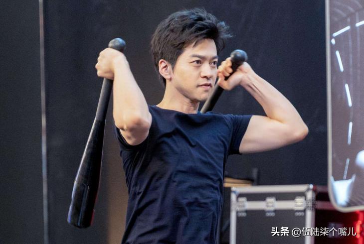 他以文艺特招生考入清华，用歌声打动无数少女，46岁成健身达人