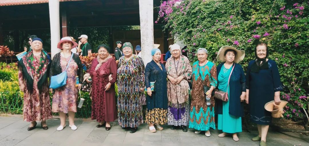 *疆新**欢喜老年公寓创始人热孜亚：她用爱为老人心中照进一束光