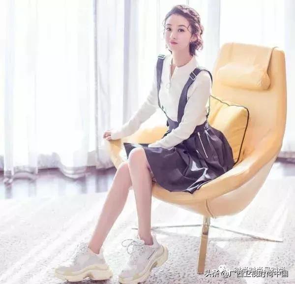 老爹鞋视觉上比较大怎么搭配,老爹鞋哪款好看舒适又百搭